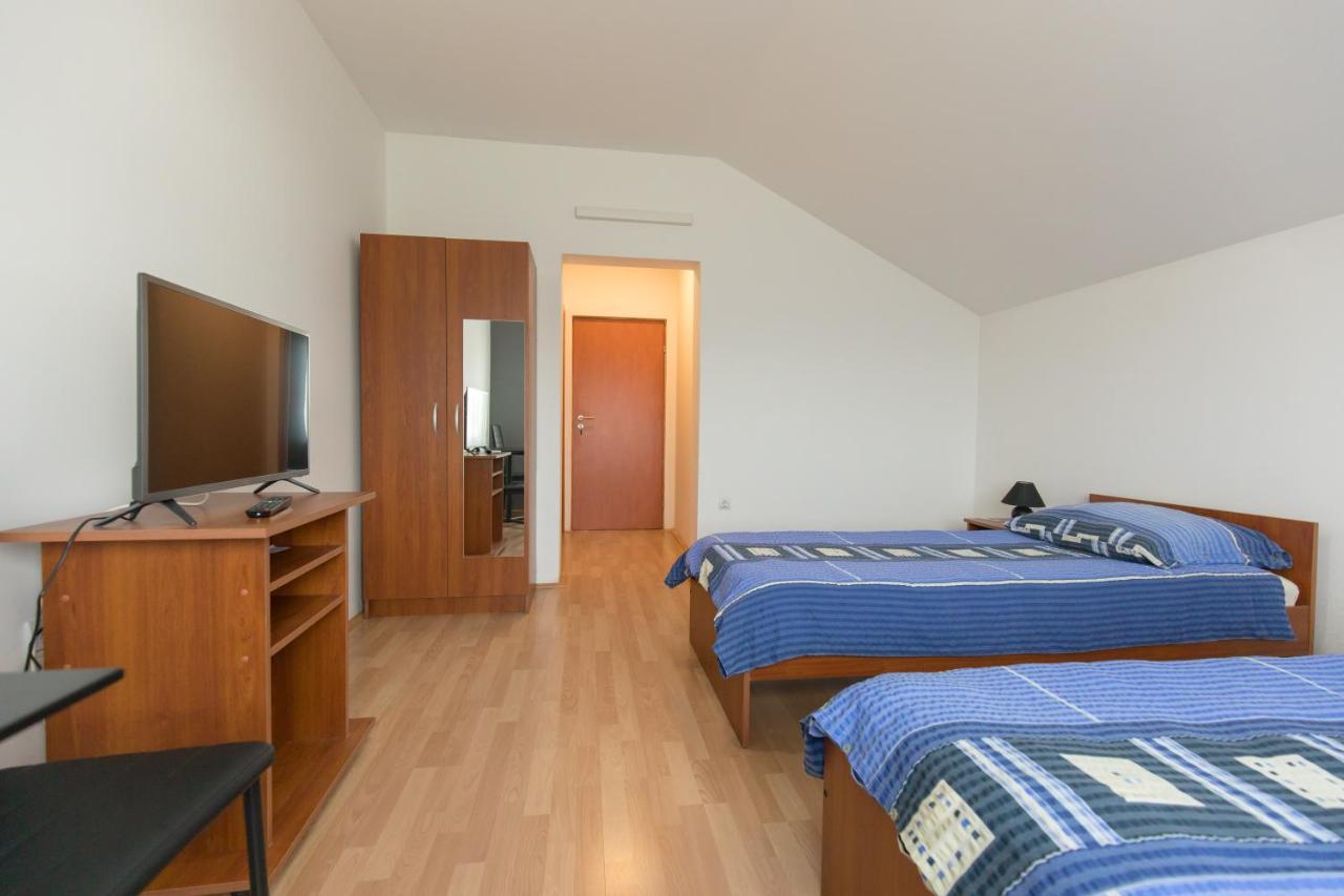 Guesthouse Capistro Bilje Luaran gambar