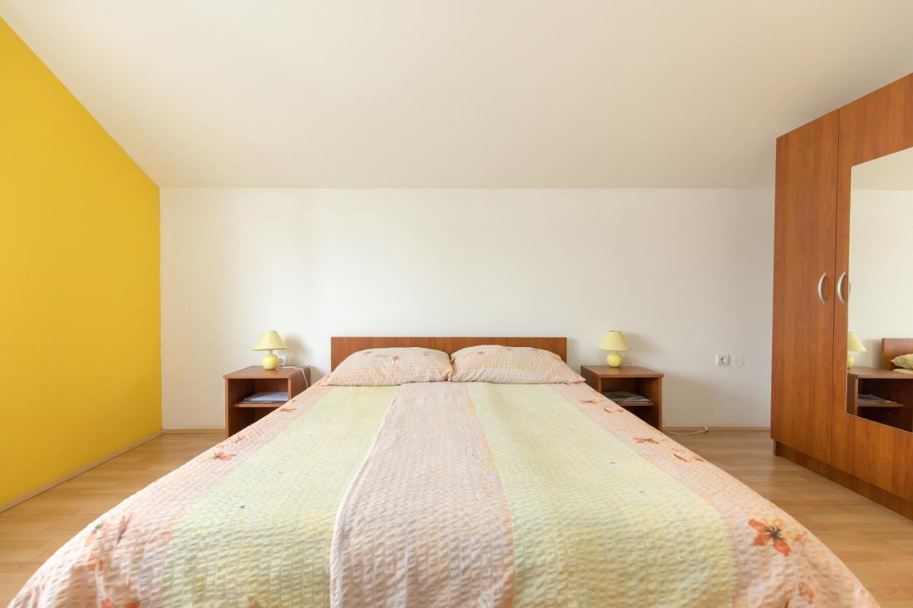 Guesthouse Capistro Bilje Luaran gambar