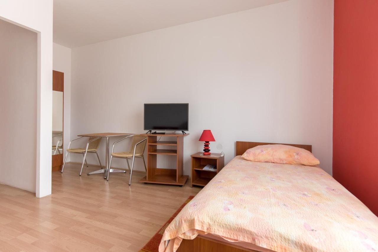 Guesthouse Capistro Bilje Luaran gambar