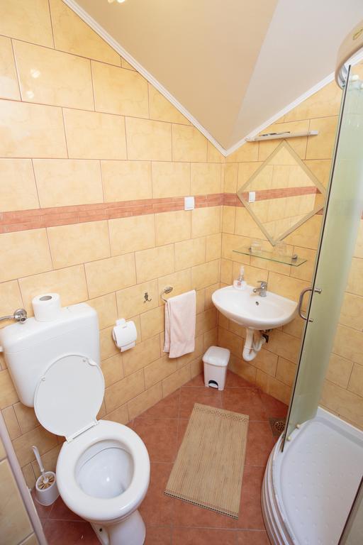 Guesthouse Capistro Bilje Luaran gambar