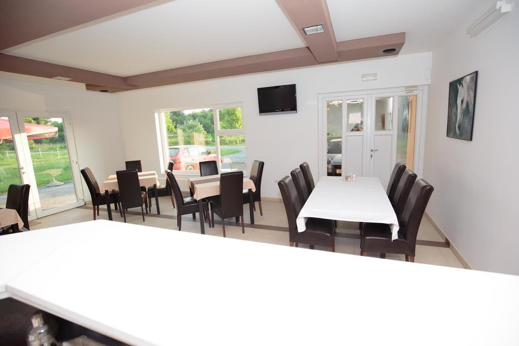 Guesthouse Capistro Bilje Luaran gambar