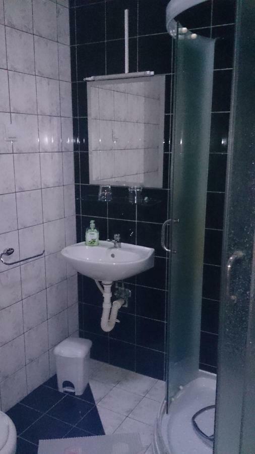 Guesthouse Capistro Bilje Luaran gambar